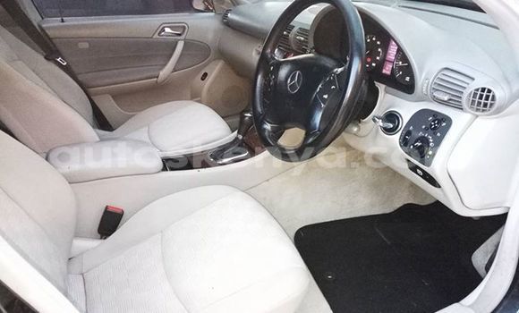 Nunua Ilio tumika Mercedes‒Benz C–Class Nyeusi Gari ndani ya Nairobi nchini Nairobi Nunua Ilio tumika Mercedes‒Benz C–Class Nyeusi Gari ndani ya Nairobi nchini Nairobi
