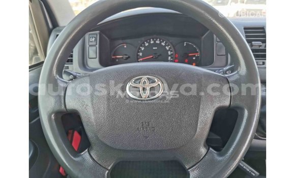 Nunua Imported Toyota Hiace Nyeupe Gari ndani ya Import - Dubai nchini Kati Kenya Nunua Imported Toyota Hiace Nyeupe Gari ndani ya Import - Dubai nchini Kati Kenya