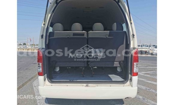 Nunua Imported Toyota Hiace Nyeupe Gari ndani ya Import - Dubai nchini Kati Kenya Nunua Imported Toyota Hiace Nyeupe Gari ndani ya Import - Dubai nchini Kati Kenya