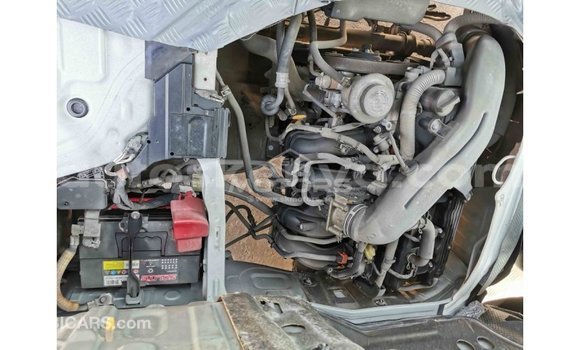 Nunua Imported Toyota Hiace Nyeupe Gari ndani ya Import - Dubai nchini Kati Kenya Nunua Imported Toyota Hiace Nyeupe Gari ndani ya Import - Dubai nchini Kati Kenya