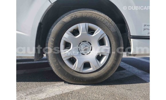 Nunua Imported Toyota Hiace Nyeupe Gari ndani ya Import - Dubai nchini Kati Kenya Nunua Imported Toyota Hiace Nyeupe Gari ndani ya Import - Dubai nchini Kati Kenya