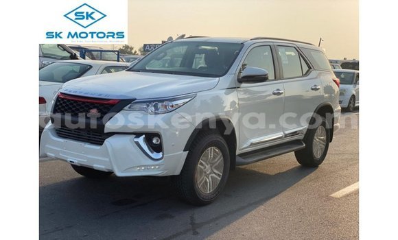 Nunua Imported Toyota Fortuner Nyeupe Gari ndani ya Import - Dubai nchini Kati Kenya Nunua Imported Toyota Fortuner Nyeupe Gari ndani ya Import - Dubai nchini Kati Kenya