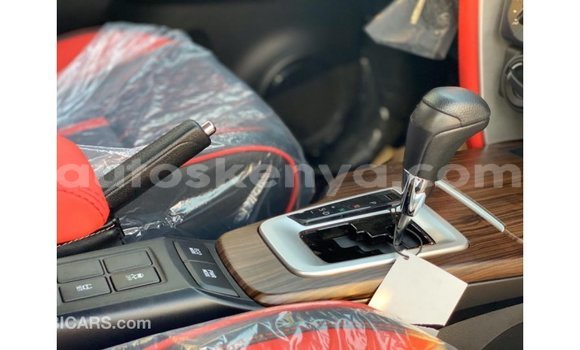 Nunua Imported Toyota Fortuner Nyeupe Gari ndani ya Import - Dubai nchini Kati Kenya Nunua Imported Toyota Fortuner Nyeupe Gari ndani ya Import - Dubai nchini Kati Kenya