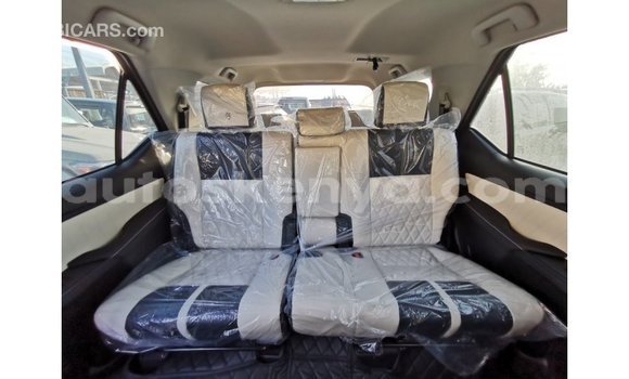 Imported Toyota Fortuner Black Makiinaa iti Import - Dubai keessatti Central Kenya keessatti Imported Toyota Fortuner Black Makiinaa iti Import - Dubai keessatti Central Kenya keessatti