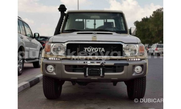Imported Toyota Land Cruiser Beige Makiinaa iti Import - Dubai keessatti Central Kenya keessatti Imported Toyota Land Cruiser Beige Makiinaa iti Import - Dubai keessatti Central Kenya keessatti