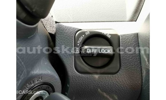 Imported Toyota Land Cruiser Beige Makiinaa iti Import - Dubai keessatti Central Kenya keessatti Imported Toyota Land Cruiser Beige Makiinaa iti Import - Dubai keessatti Central Kenya keessatti