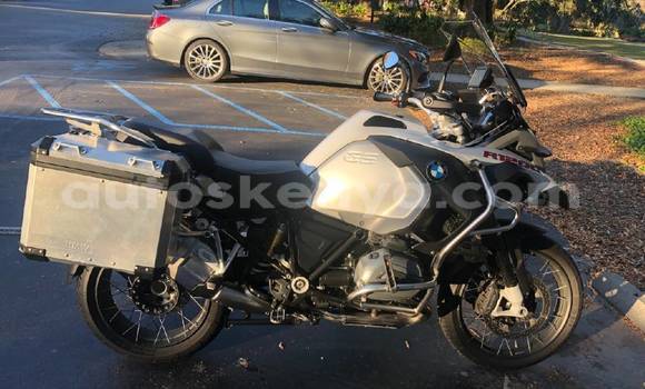 Oofamaa BMW GS Blue Doqdoqqee iti Nairobi keessatti Nairobi keessatti