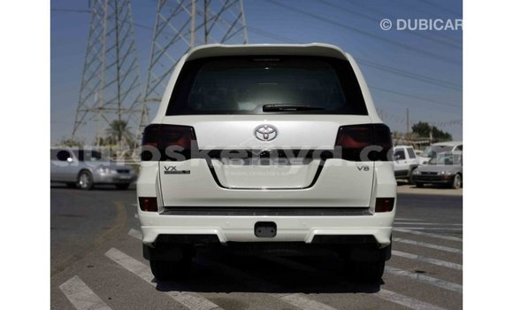 Nunua Imported Toyota Land Cruiser Nyeupe Gari ndani ya Import - Dubai nchini Kati Kenya Nunua Imported Toyota Land Cruiser Nyeupe Gari ndani ya Import - Dubai nchini Kati Kenya
