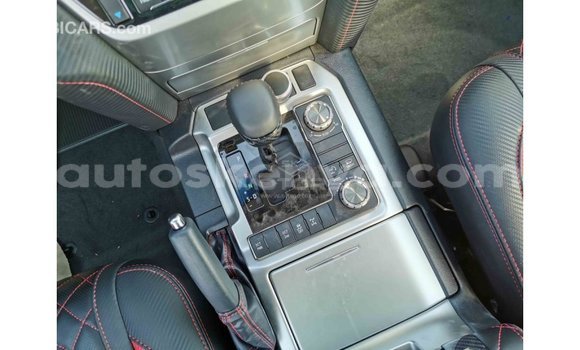 Nunua Imported Toyota Land Cruiser Nyeupe Gari ndani ya Import - Dubai nchini Kati Kenya Nunua Imported Toyota Land Cruiser Nyeupe Gari ndani ya Import - Dubai nchini Kati Kenya