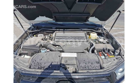 Nunua Imported Toyota Land Cruiser Nyeupe Gari ndani ya Import - Dubai nchini Kati Kenya Nunua Imported Toyota Land Cruiser Nyeupe Gari ndani ya Import - Dubai nchini Kati Kenya