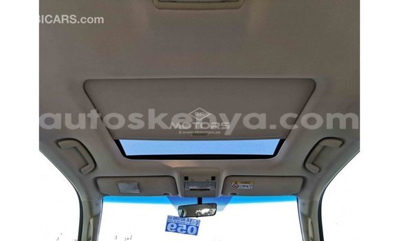 Imported Toyota Land Cruiser White Makiinaa iti Import - Dubai keessatti Central Kenya keessatti Imported Toyota Land Cruiser White Makiinaa iti Import - Dubai keessatti Central Kenya keessatti