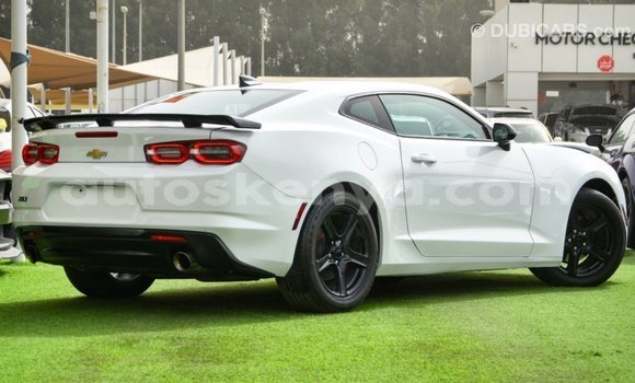 Nunua Imported Chevrolet Camaro Nyeupe Gari ndani ya Import - Dubai nchini Kati Kenya Nunua Imported Chevrolet Camaro Nyeupe Gari ndani ya Import - Dubai nchini Kati Kenya