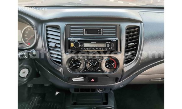 Nunua Imported Mitsubishi L200 Nyeupe Gari ndani ya Import - Dubai nchini Kati Kenya Nunua Imported Mitsubishi L200 Nyeupe Gari ndani ya Import - Dubai nchini Kati Kenya