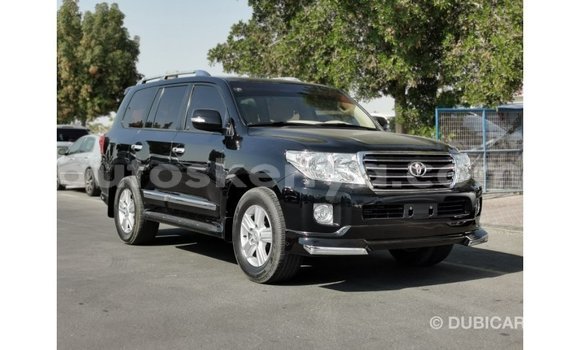Nunua Imported Toyota Land Cruiser Nyeusi Gari ndani ya Import - Dubai nchini Kati Kenya Nunua Imported Toyota Land Cruiser Nyeusi Gari ndani ya Import - Dubai nchini Kati Kenya