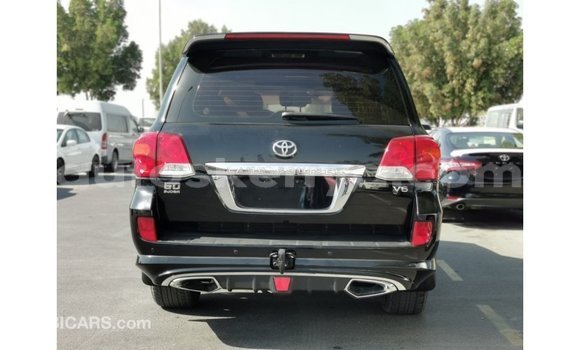 Nunua Imported Toyota Land Cruiser Nyeusi Gari ndani ya Import - Dubai nchini Kati Kenya Nunua Imported Toyota Land Cruiser Nyeusi Gari ndani ya Import - Dubai nchini Kati Kenya