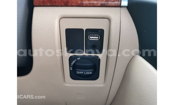 Nunua Imported Toyota Land Cruiser Nyeusi Gari ndani ya Import - Dubai nchini Kati Kenya Nunua Imported Toyota Land Cruiser Nyeusi Gari ndani ya Import - Dubai nchini Kati Kenya