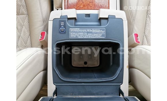 Nunua Imported Toyota Land Cruiser Nyeusi Gari ndani ya Import - Dubai nchini Kati Kenya Nunua Imported Toyota Land Cruiser Nyeusi Gari ndani ya Import - Dubai nchini Kati Kenya