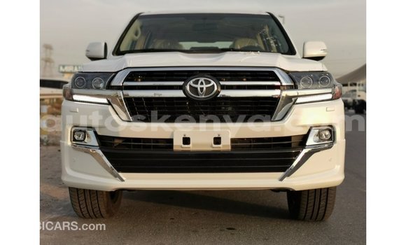 Imported Toyota Land Cruiser White Makiinaa iti Import - Dubai keessatti Central Kenya keessatti Imported Toyota Land Cruiser White Makiinaa iti Import - Dubai keessatti Central Kenya keessatti