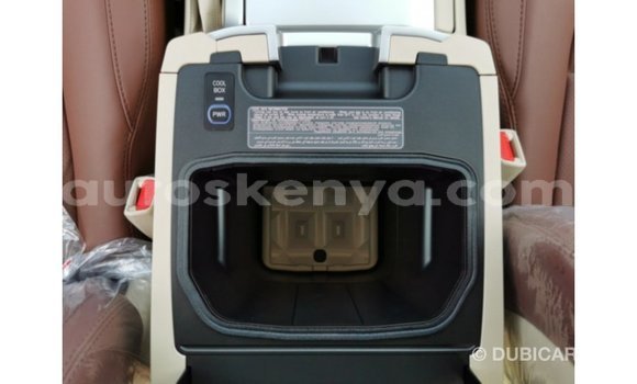 Buy Import Toyota Land Cruiser White Car in Import - Dubai in Central Kenya Buy Import Toyota Land Cruiser White Car in Import - Dubai in Central Kenya