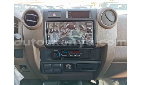 Nunua Imported Toyota Land Cruiser Nyeupe Gari ndani ya Import - Dubai nchini Kati Kenya Nunua Imported Toyota Land Cruiser Nyeupe Gari ndani ya Import - Dubai nchini Kati Kenya