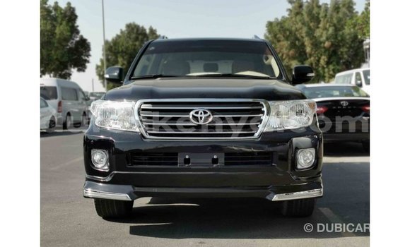 Imported Toyota Land Cruiser Black Makiinaa iti Import - Dubai keessatti Central Kenya keessatti Imported Toyota Land Cruiser Black Makiinaa iti Import - Dubai keessatti Central Kenya keessatti