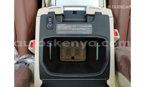 Buy Import Toyota Land Cruiser White Car in Import - Dubai in Central Kenya Buy Import Toyota Land Cruiser White Car in Import - Dubai in Central Kenya