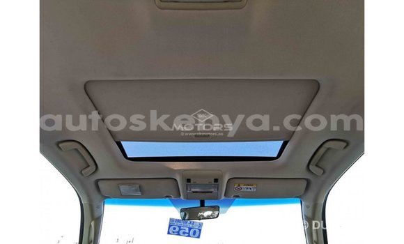 Imported Toyota Land Cruiser White Makiinaa iti Import - Dubai keessatti Central Kenya keessatti Imported Toyota Land Cruiser White Makiinaa iti Import - Dubai keessatti Central Kenya keessatti