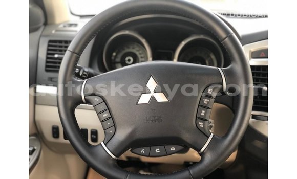 Nunua Imported Mitsubishi Pajero Nyeusi Gari ndani ya Import - Dubai nchini Kati Kenya Nunua Imported Mitsubishi Pajero Nyeusi Gari ndani ya Import - Dubai nchini Kati Kenya