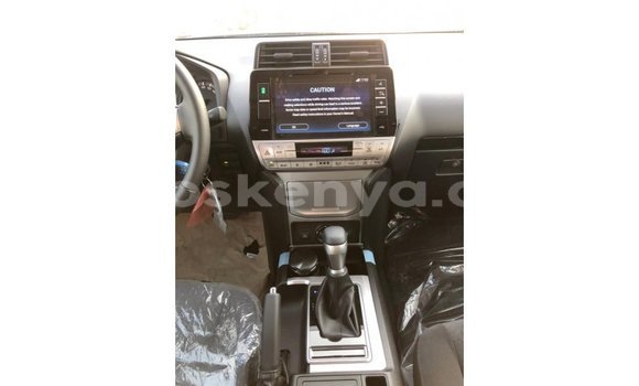 Nunua Imported Toyota Land Cruiser Nyeupe Gari ndani ya Import - Dubai nchini Kati Kenya Nunua Imported Toyota Land Cruiser Nyeupe Gari ndani ya Import - Dubai nchini Kati Kenya