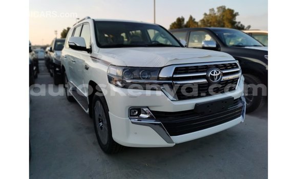 Buy Import Toyota Land Cruiser White Car in Import - Dubai in Central Kenya Buy Import Toyota Land Cruiser White Car in Import - Dubai in Central Kenya