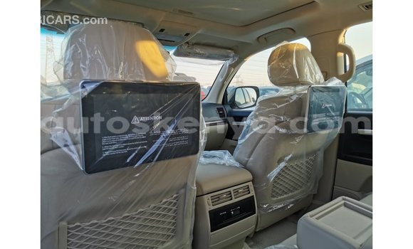Buy Import Toyota Land Cruiser White Car in Import - Dubai in Central Kenya Buy Import Toyota Land Cruiser White Car in Import - Dubai in Central Kenya