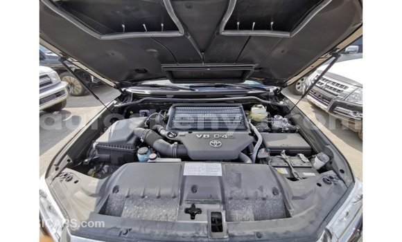 Buy Import Toyota Land Cruiser White Car in Import - Dubai in Central Kenya Buy Import Toyota Land Cruiser White Car in Import - Dubai in Central Kenya