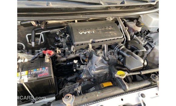 Nunua Imported Toyota Avanza Nyeupe Gari ndani ya Import - Dubai nchini Kati Kenya Nunua Imported Toyota Avanza Nyeupe Gari ndani ya Import - Dubai nchini Kati Kenya