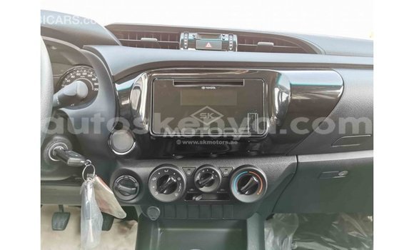 Nunua Imported Toyota Hilux Nyeusi Gari ndani ya Import - Dubai nchini Kati Kenya Nunua Imported Toyota Hilux Nyeusi Gari ndani ya Import - Dubai nchini Kati Kenya