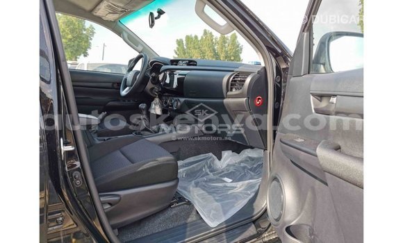 Nunua Imported Toyota Hilux Nyeusi Gari ndani ya Import - Dubai nchini Kati Kenya Nunua Imported Toyota Hilux Nyeusi Gari ndani ya Import - Dubai nchini Kati Kenya