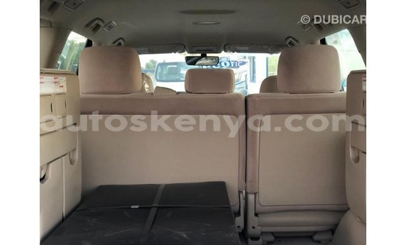 Nunua Imported Toyota Land Cruiser Nyeupe Gari ndani ya Import - Dubai nchini Kati Kenya Nunua Imported Toyota Land Cruiser Nyeupe Gari ndani ya Import - Dubai nchini Kati Kenya