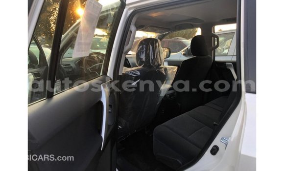 Buy Import Toyota Land Cruiser White Car in Import - Dubai in Central Kenya Buy Import Toyota Land Cruiser White Car in Import - Dubai in Central Kenya