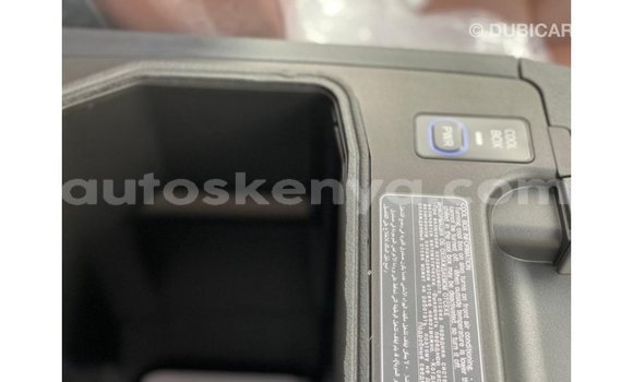 Nunua Imported Toyota Land Cruiser Nyeupe Gari ndani ya Import - Dubai nchini Kati Kenya Nunua Imported Toyota Land Cruiser Nyeupe Gari ndani ya Import - Dubai nchini Kati Kenya