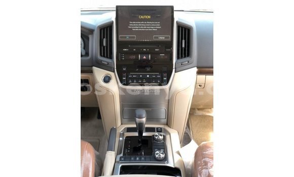 Nunua Imported Toyota Land Cruiser Nyeupe Gari ndani ya Import - Dubai nchini Kati Kenya Nunua Imported Toyota Land Cruiser Nyeupe Gari ndani ya Import - Dubai nchini Kati Kenya