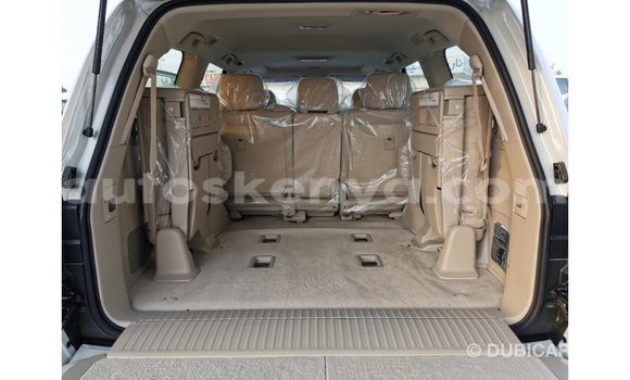 Imported Toyota Land Cruiser White Makiinaa iti Import - Dubai keessatti Central Kenya keessatti Imported Toyota Land Cruiser White Makiinaa iti Import - Dubai keessatti Central Kenya keessatti