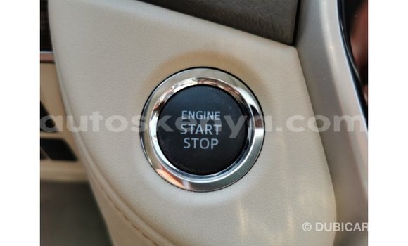 Imported Toyota Land Cruiser White Makiinaa iti Import - Dubai keessatti Central Kenya keessatti Imported Toyota Land Cruiser White Makiinaa iti Import - Dubai keessatti Central Kenya keessatti