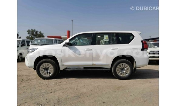 Imported Toyota Prado White Makiinaa iti Import - Dubai keessatti Central Kenya keessatti Imported Toyota Prado White Makiinaa iti Import - Dubai keessatti Central Kenya keessatti