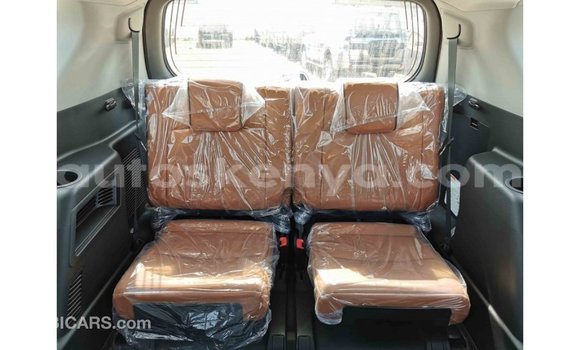 Imported Toyota Prado White Makiinaa iti Import - Dubai keessatti Central Kenya keessatti Imported Toyota Prado White Makiinaa iti Import - Dubai keessatti Central Kenya keessatti