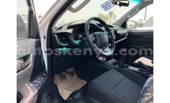 Nunua Imported Toyota Hilux Nyeupe Gari ndani ya Import - Dubai nchini Kati Kenya Nunua Imported Toyota Hilux Nyeupe Gari ndani ya Import - Dubai nchini Kati Kenya