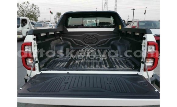 Buy Import Toyota Hilux White Car in Import - Dubai in Central Kenya Buy Import Toyota Hilux White Car in Import - Dubai in Central Kenya