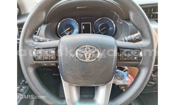 Nunua Imported Toyota Fortuner Nyeupe Gari ndani ya Import - Dubai nchini Kati Kenya Nunua Imported Toyota Fortuner Nyeupe Gari ndani ya Import - Dubai nchini Kati Kenya