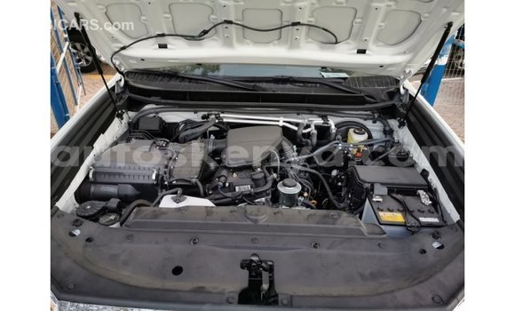 Nunua Imported Toyota Prado Nyeupe Gari ndani ya Import - Dubai nchini Kati Kenya Nunua Imported Toyota Prado Nyeupe Gari ndani ya Import - Dubai nchini Kati Kenya