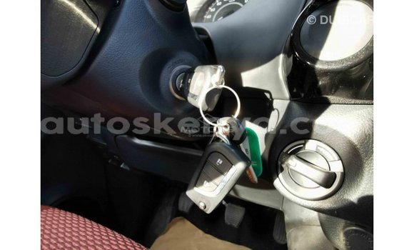 Buy Import Toyota Hilux White Car in Import - Dubai in Central Kenya Buy Import Toyota Hilux White Car in Import - Dubai in Central Kenya