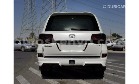 Nunua Imported Toyota Land Cruiser Nyeupe Gari ndani ya Import - Dubai nchini Kati Kenya Nunua Imported Toyota Land Cruiser Nyeupe Gari ndani ya Import - Dubai nchini Kati Kenya