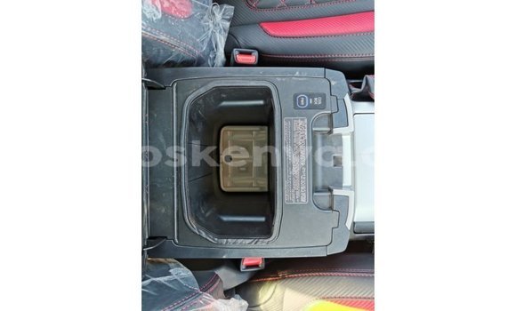 Nunua Imported Toyota Land Cruiser Nyeupe Gari ndani ya Import - Dubai nchini Kati Kenya Nunua Imported Toyota Land Cruiser Nyeupe Gari ndani ya Import - Dubai nchini Kati Kenya